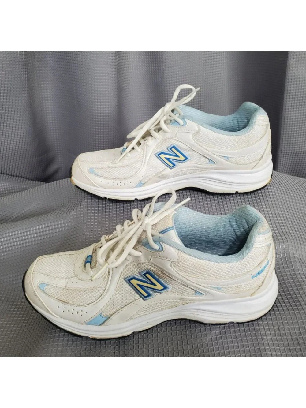 New Balance Womens 494 Size 8.5 Walking Shoes White Blue Comfort Lightweight - Picture 4 of 10